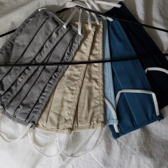 ⚡Host Pick⚡ 🌺 1 Mask FREE with bundle over $25!!! 🌺 - Picture 5 of 6